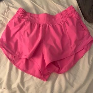 Lululemon hotty hot shorts 2.5 size 6
